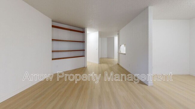 205 E Arbor Ave in Bismarck, ND - Foto de edificio - Building Photo