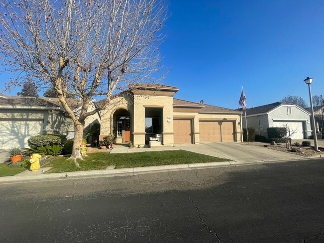 92 Liberty Ln in Brentwood, CA - Building Photo - Building Photo