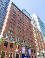 132 East 45th Street in New York, NY - Foto de edificio - Building Photo