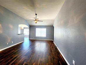 205 Mill St in Anna, TX - Foto de edificio - Building Photo