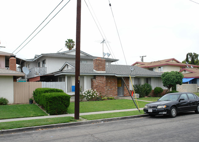 Balboa Apartments in Garden Grove, CA - Building Photo - Building Photo