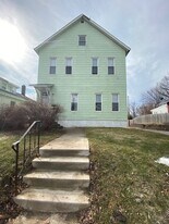 1335 W 13th St in Davenport, IA - Building Photo