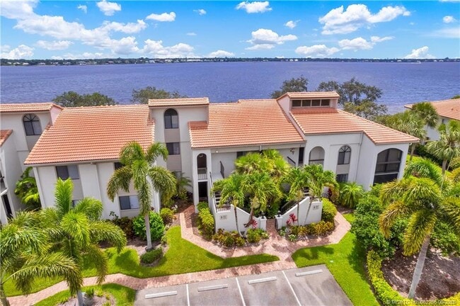 2560 NW Seagrass Dr in Palm City, FL - Building Photo - Building Photo