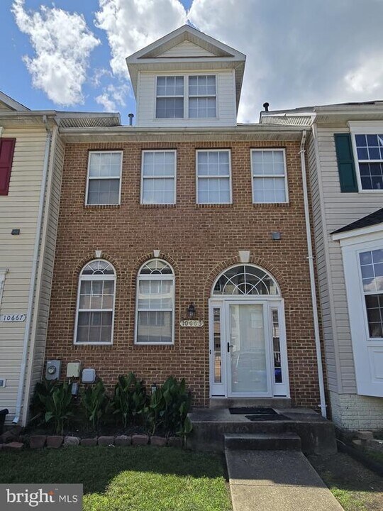 10663 Jacksonhole Pl in Waldorf, MD - Building Photo