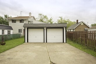 1319 E 345th St in Eastlake, OH - Building Photo - Building Photo
