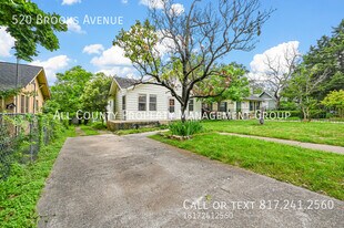 520 Brooks Ave in Dallas, TX - Building Photo