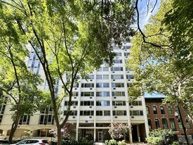 1350 N Dearborn St, Unit J05W in Chicago, IL - Building Photo