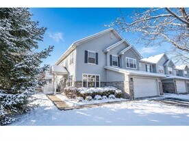 11145 204th St W in Lakeville, MN - Building Photo