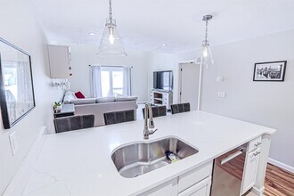 35 Montrose Dr in Stratham, NH - Building Photo - Building Photo