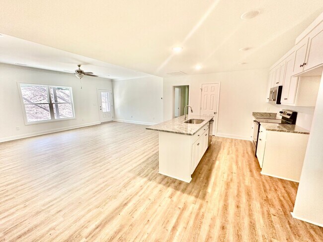 352 Rainbow Cir in Clover, SC - Foto de edificio - Building Photo