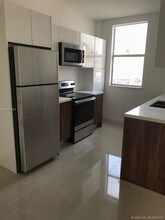 924 Marseille Dr-Unit -5 in Miami Beach, FL - Foto de edificio - Building Photo