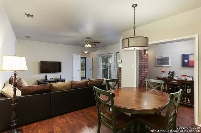 5739 cedar in San Antonio, TX - Building Photo - Building Photo