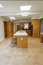 1300 W Ohio Ave in Midland, TX - Building Photo - Building Photo