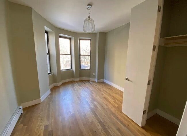 148 Woodruff Ave, Unit 3