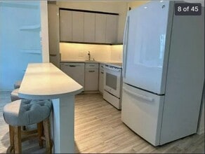 300 N State St, Unit 2303 in Chicago, IL - Building Photo - Building Photo