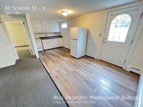 80 School St in Lebanon, NH - Foto de edificio - Building Photo
