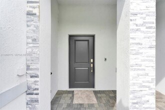 11925 NW 46th St in Coral Springs, FL - Building Photo - Building Photo