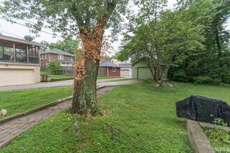 520 S Eagleson Ave in Bloomington, IN - Foto de edificio - Building Photo