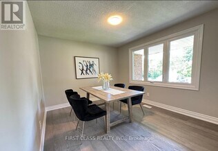 576 Kortright Rd W in Guelph, ON - Building Photo - Building Photo