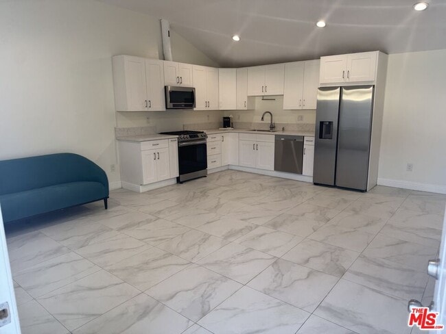property at 1913 Hillsboro Ave