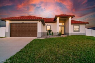 1231 Old Burnt Store Rd N in Cape Coral, FL - Building Photo - Building Photo
