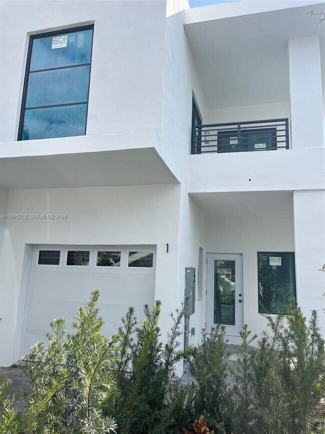 2511 Pierce St in Hollywood, FL - Building Photo - Building Photo