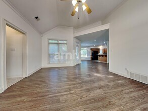 1015 Warwick Pl in Southaven, MS - Foto de edificio - Building Photo