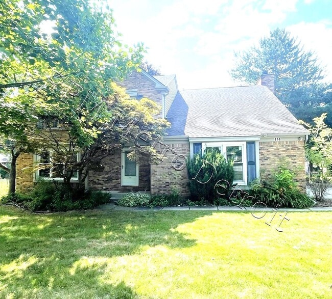 property at 174 Glenshire Dr