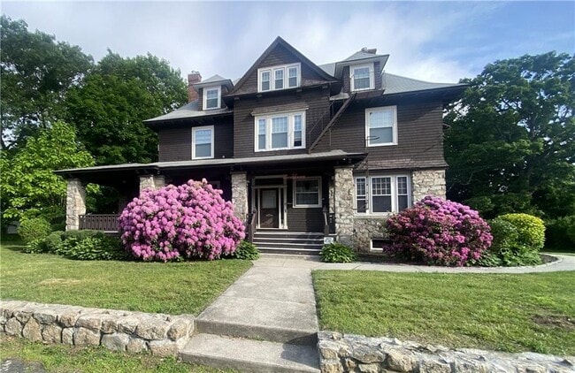 property at 27 W Park Pl