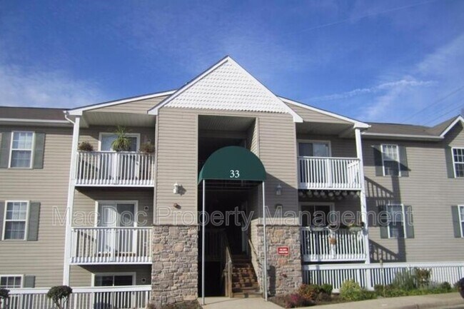property at 33 Fern Oak Cir