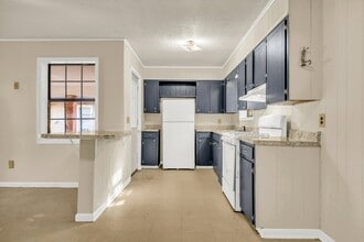247 Grove St in West Point, MS - Building Photo - Building Photo
