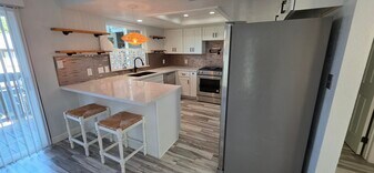 985 Juniper Ct, Unit Remodeled Condo in Crockett, CA - Building Photo