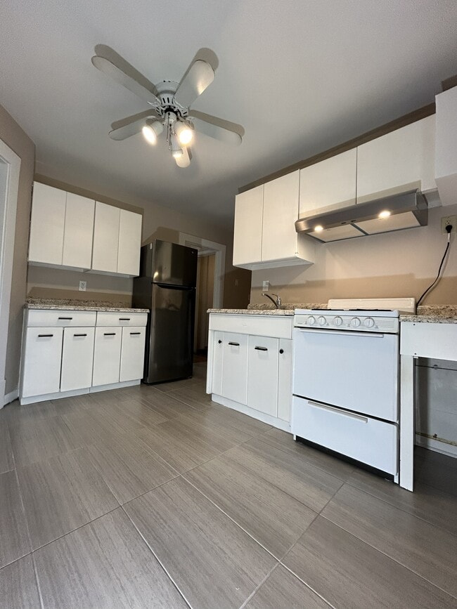 1231 Raymond Ave in St. Paul, MN - Building Photo - Building Photo