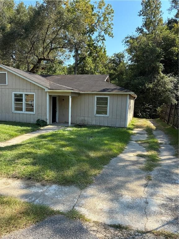property at 2111 Steiner St