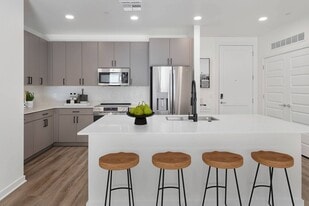 Alta Dove Valley in Phoenix, AZ - Building Photo