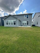 17364 Americana Xing in Noblesville, IN - Foto de edificio - Building Photo