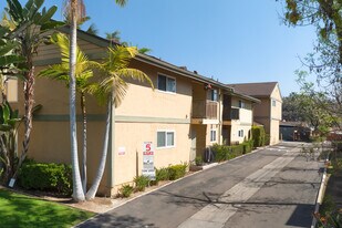 Williamsburg Square in La Mesa, CA - Building Photo