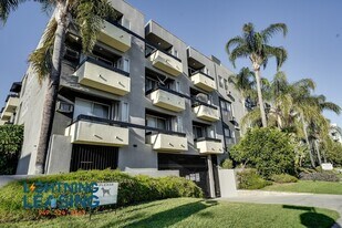 11225-11225 Morrison St in Los Angeles, CA - Building Photo