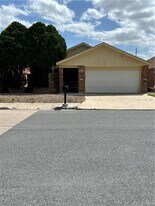 30 Cedar Ave in McAllen, TX - Building Photo