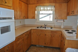 1120 12th St NW in Minot, ND - Building Photo - Building Photo