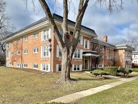 622 Lincoln Ave, Unit 30G in Addison, IL - Building Photo