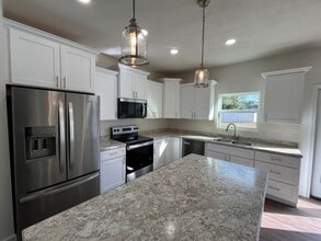 200 SW Rose Pointe Pl in Lake City, FL - Building Photo - Building Photo