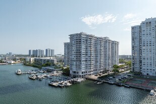 Plaza Del Prado Condominium in Aventura, FL - Building Photo