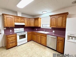 43063 Black Bayou Rd in Gonzales, LA - Building Photo - Building Photo