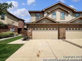 957 Floating Star in New Braunfels, TX - Building Photo