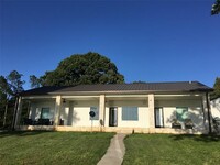 8085 E Lake Dr in Murchison, TX - Foto de edificio - Building Photo