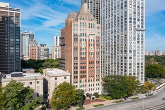 1540 N Lake Shore Dr in Chicago, IL - Building Photo - Building Photo
