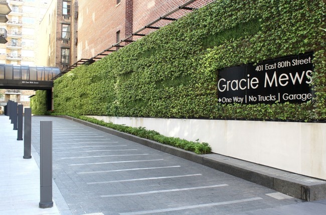 Gracie Mews in New York, NY - Foto de edificio - Building Photo