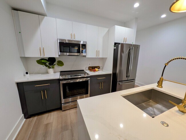 4411 Illinois Ave NW, Unit B in Washington, DC - Building Photo - Building Photo