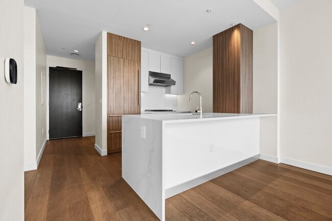 188 Brookline Ave, Unit 24F in Boston, MA - Building Photo - Building Photo